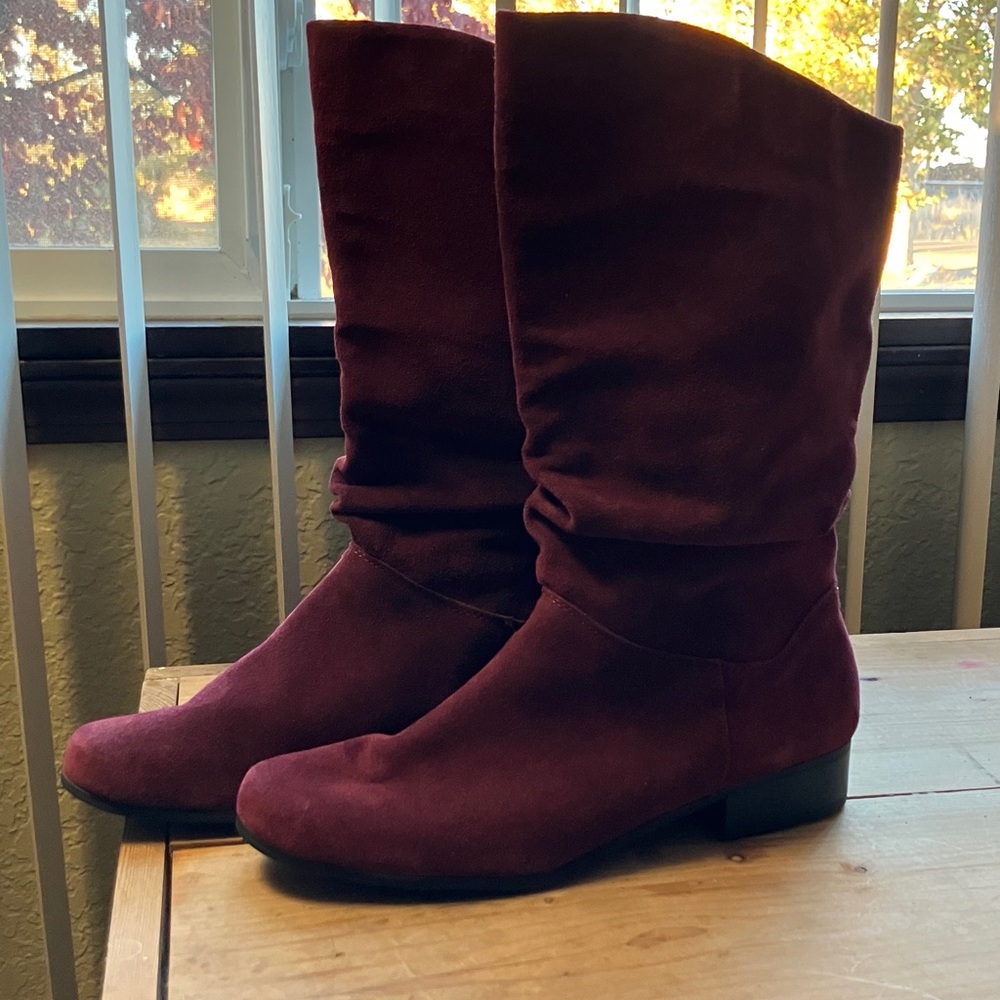 St John’s Bay Suede Boots Sz 11 Burgundy Slouch